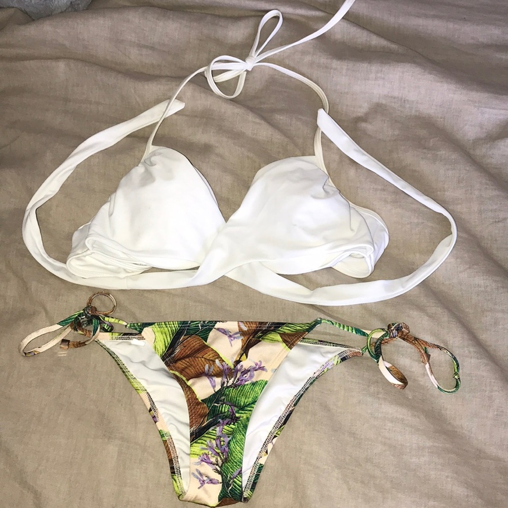 Victoria’s Secret bikini